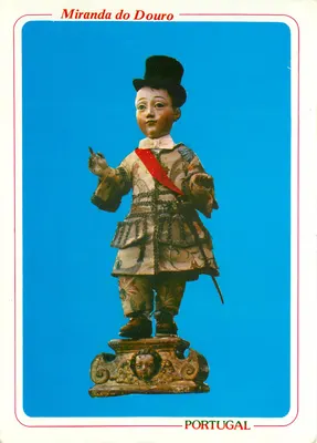 Miranda do Douro — estátua de uma criança com traje — Edições Artísticas de Artigos para Felicitações, Lisboa