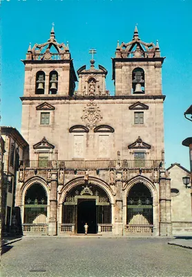 Braga - Catedral (fachada) - XIIº século — Província Turística, n° 211/Pr.