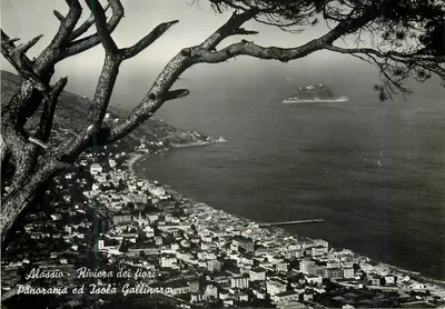 Allassio - Riviera dos Flores - Panorama e Ilha Gallinara — Fotografia Vera