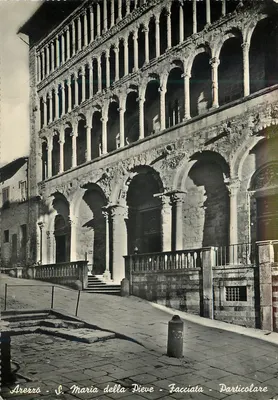 Arenzzo - Igreja de Santa Maria della Pieve - Fachada - Detalhe