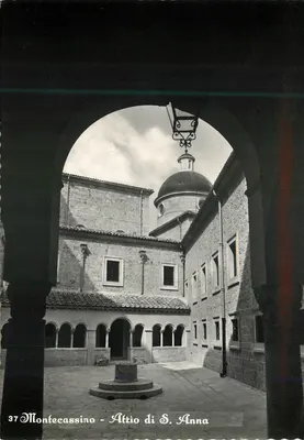 Montecassino - Altìtio di S. Anna — vista do claustro e da cúpula — editor FOTO-STAMPA ANGELI - TERNI, n° 37
