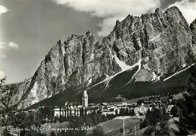 Cortina m. 1924 - Pomaagnon m. 2456 — Vista panorâmica com editor 'Foto Edizioni R. Constantini'