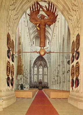 Ulmer Münster — Ehrenhalle com visão para o navio central — Cekade, Ulm 518