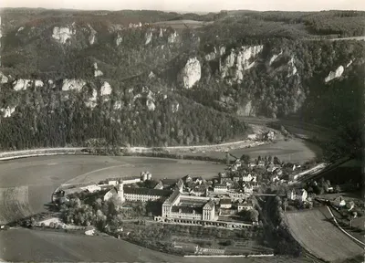 Erzabtei Beuron — vista aérea com a Burg Wildenstein — Schneider-Luftbild L 180