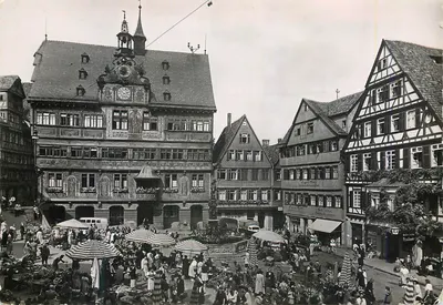 Mercado animado em Tubingen — editor não identificado, número de série não visível