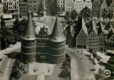 Lübeck - Holstentor und Salzspeicher — Schöning Luftbild, n° 24756