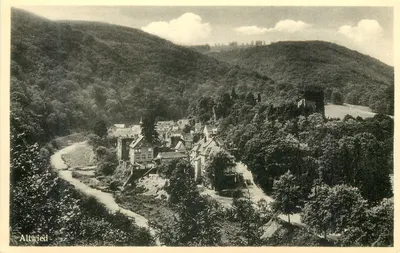 Altwied — vista panorâmica do vilarejo e do castelo — editor não identificado