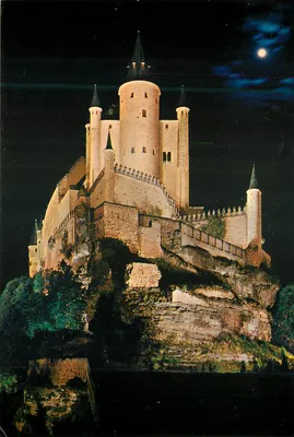 Alcázar de Segóvia — vista noturna — Garcia Garrabella y Cía, Saragoça