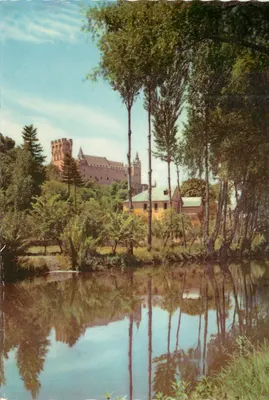 Alcázar de Segovia — refletido no rio Eresma — Edições García Garrabella, n° 510