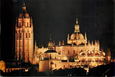 Segóvia — A Catedral. Aspecto noturno. — José Luis González Mansino, n° 106