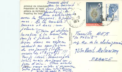Mulheres preparando menino no Senegal — editor IRIS, n°5019 — Verso