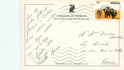Uśmiechnięta kobieta — Senegal — Wydawnictwo HOA-QUI — Rewers