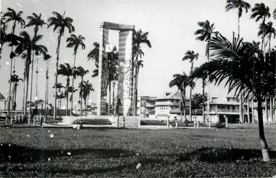 Estátua de Félix Eboué em Cayenne — monumento comemorativo — editor não visível