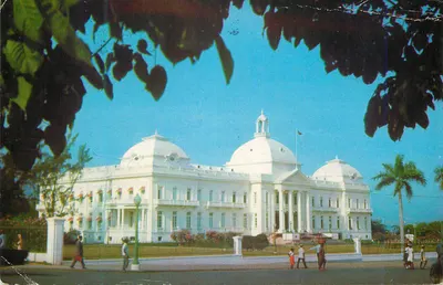 Palácio Nacional — Port-au-Prince — Edições Delroisse, França