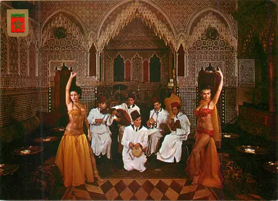 Dançarinos e músicos marroquinos — Palácio Koutubia, Tânger — Komaroc SA, N° 30