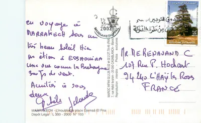 Marrakech — widok panoramiczny, rynek, tancerze, sznurek, mężczyzna z ptakiem — wydawca Marrakech - Niezapomniana plac Djemaâ El Fna, depozyt legalny L 300 - 2000 N°103 — Rewers