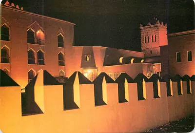 Ouarzazate — A Pousada de Etapa na Splendor da Noite, o Conforto da Civilização! — AFRICOLOR