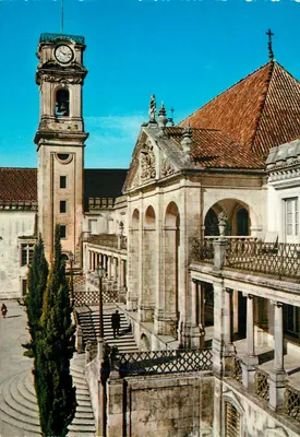 Universidade de Coimbra — vista do claustro e da torre da torre do relógio — Portugal Turístico, n° 333