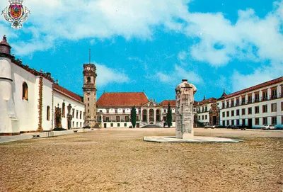 Pátio interior e torre da Universidade — Coimbra — Centro de Cidade 'Nossa Senhora do Perpétuo Socorro' PORTO