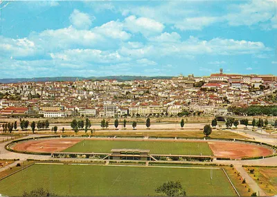 Coimbra — Estádio Universitário e vista parcial do rio Mondego — Centro de Curiosidades 'Teatro Sécure' Porto