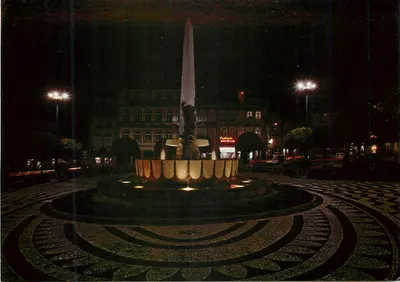 Largo do Toural — vista noturna — LIFER-Porto, n° 300