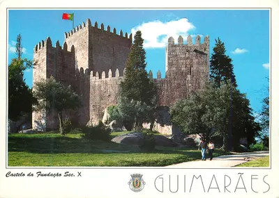 Castelo da Fundação Século X — Guimarães — Região de Turismo do Verde Minho