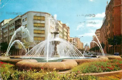 Bilhete postal moderno 29 pamplona a praça do general mola e a avenida carlos iii
