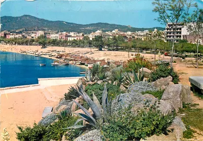 San Feliu de Guixols (Costa Brava) — vista parcial — Éditions Arribas Zaragoza