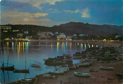 Costa Brava — San Feliu de Guíxols — Anochecer — Fot. em cor de A. Campanà y J. Puig-Ferrán — Série II, Núm. 2270