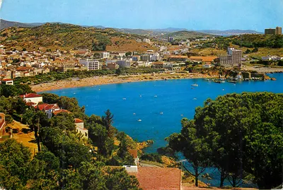 San Feliu de Guixols (Costa Brava) — vista da baía desde a colina de Sant Elm — Gráficas Harris, n°7