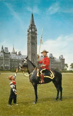 Montie no Torre da Paz — com menino em traje de cowboy — H.S. Crocker Co., Toronto