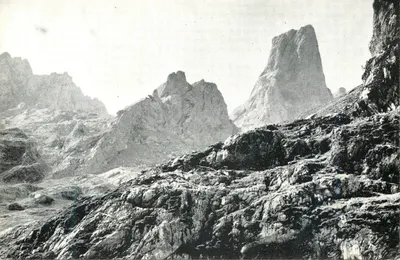 पिकोस डे एवरोपा — पहाड़ों की दृश्य — रिबाडेसेला, एस्टुरियस — स्पेन