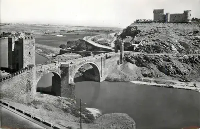 Toledo — Pont Saint-Martin et vue partielle — Luis Arifias, Tolède