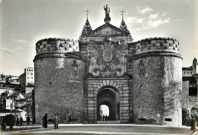 Porte de Bisagra — Toledo — Éditions DOMINGUEZ, n° 1018