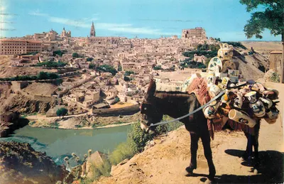 Toledo — vue générale avec le soleil — L. Arribas, Vitória