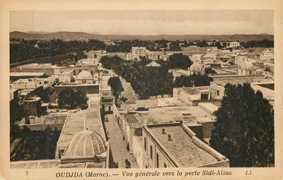 Oudjda (Marrocos) — Vista geral em direção à porta Sidi-Aïssa — L.I.