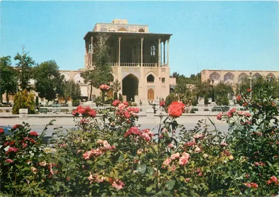 Palácio de Ali Ghafoori — Isfahan — editor desconhecido, número de série não visível