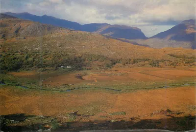 Moll's Gap, Kenmare, Co. Kerry — vista da estrada principal para o Gap de Dunloe — editor ipc