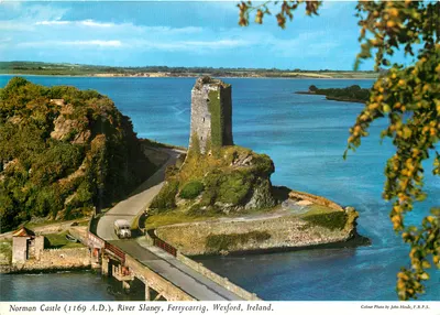 Castelo normando (1169 D.C.) — Rio Slaney, Ferrycarrig, Wexford, Irlanda — Foto colorida por John Hinde, F.R.P.S.