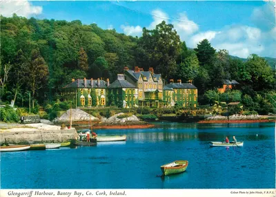 Porto de Glengarriff, Baía de Bantry, Condado de Cork, Irlanda — Foto colorida por John Hinde, F.R.P.S.