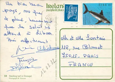 Empilhando turfa em Donegal — Fotografia de M. Downes — Ireland People & Places — Verso