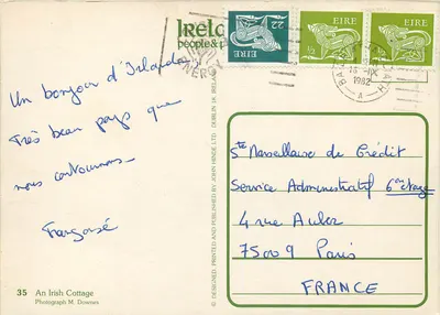 Una cabaña irlandesa — Fotografía de M. Downes — editor Ireland People & Ireland Ltd. n°35 — Reverso
