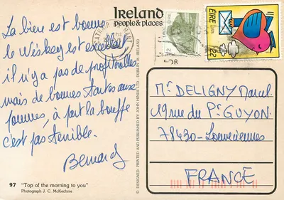 Cavalo olhando por uma janela vermelha — Irlanda — Editor Ireland people & places, n°97 — Verso