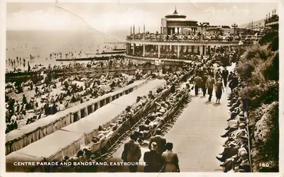 Bilhete postal moderno Centro de parada e Bandstand Eastbourne