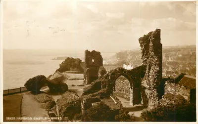 Castelo de Hastings — ruínas costeiras — Judges' Ltd. n°18952