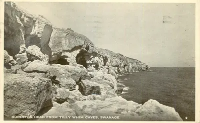 Durlston Head a partir das Cavernas de Tilly Whim, Swanage — vista de falésias e mar — editor desconhecido, n° 9