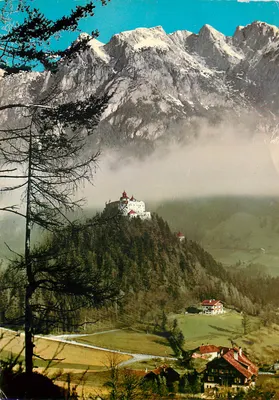Castelo de Hohenwerfen — contra os Tennengebirge — Editor C. Jurschick, Salzburgo