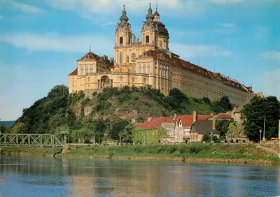 Abadia de Melk — vista do castelo barroco sobre o rio Danúbio — editor P. Ledermann, n° 76382