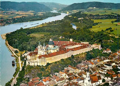 Melk a. d. Donau, Wachau — Abadia beneditina em estilo barroco — editor Alpine Luftbild Innsbruck