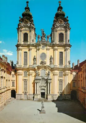 Stiftskirche Melk a. d. Donau, NÖ — Kolomanhof — P. Ledermann, Wien